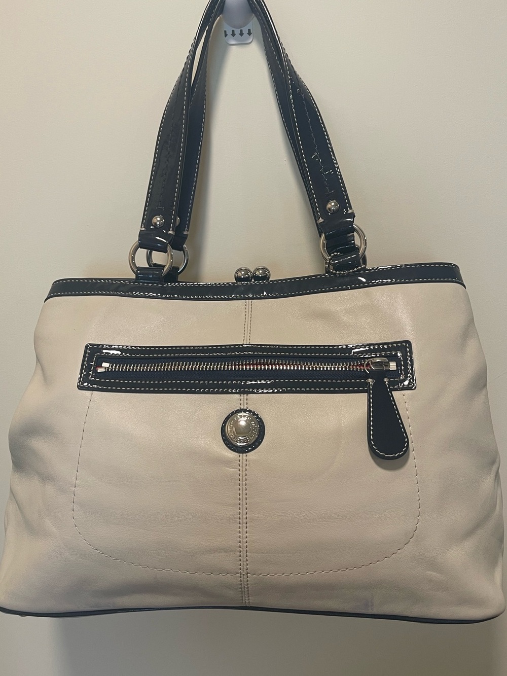 Vintage Coach Laura leather spectator carryall/Shoulder bag/tote. Navy/off white
